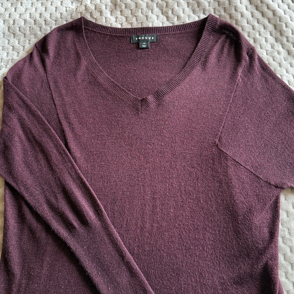 Trouvé Soft V-Neck Burgundy Sweater - XS